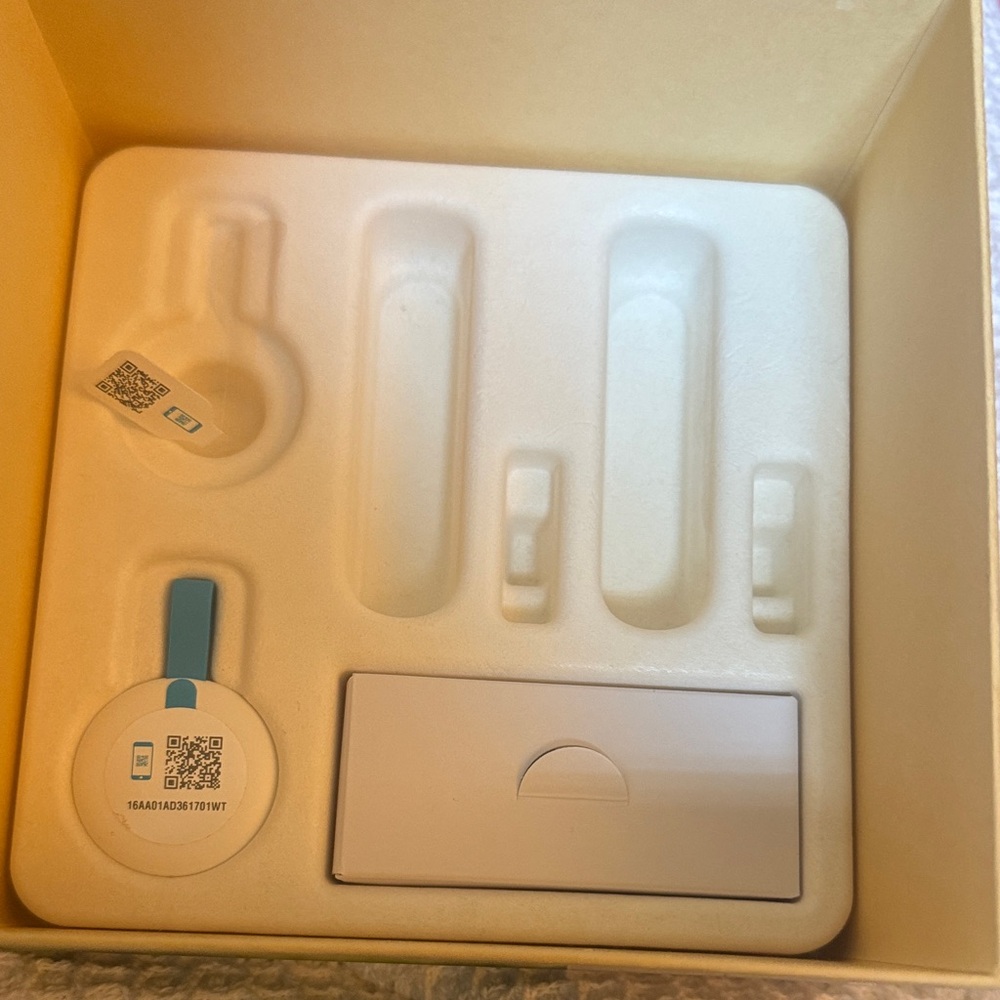 Smart Home Sensor in White and Light Blue
